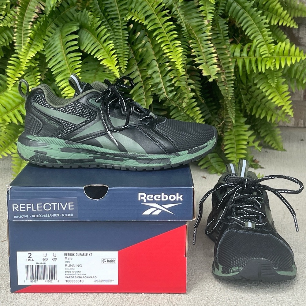 Reebok Kids Black and Green Sneakers - Size Youth 2
